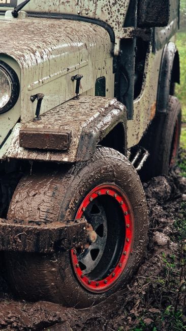Anatomy of a Mud Tire: Lugs, Voids, and Siping Explained - best mud tires