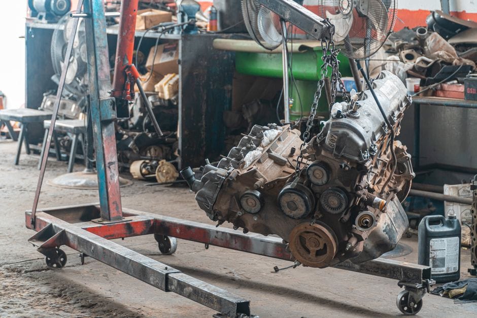 What Is an Engine Hoist and How Does It Differ from Other Lifting Tools? - engine hoist guide