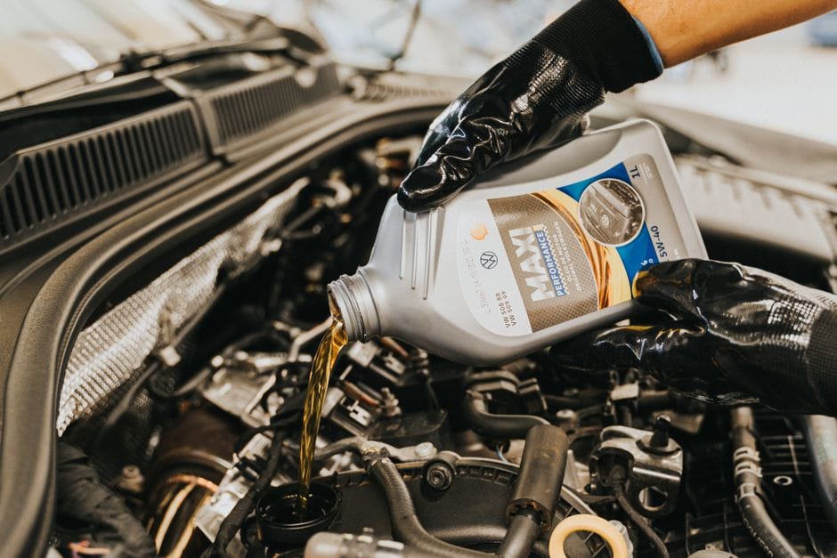 What Is Engine Oil Color and Why Does It Matter? - engine oil color guide