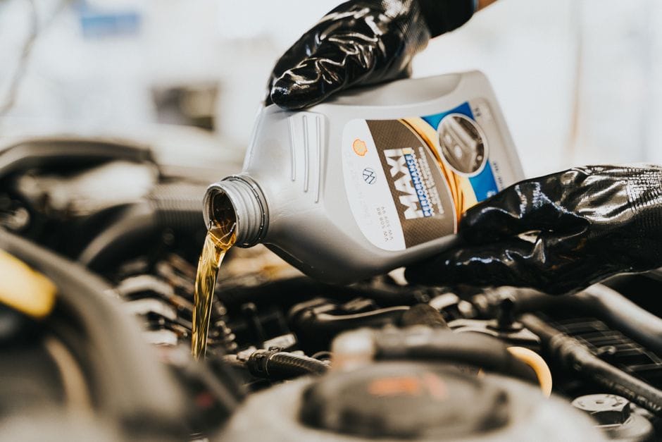The Engine Oil Color Spectrum: From Amber to Black - engine oil color guide