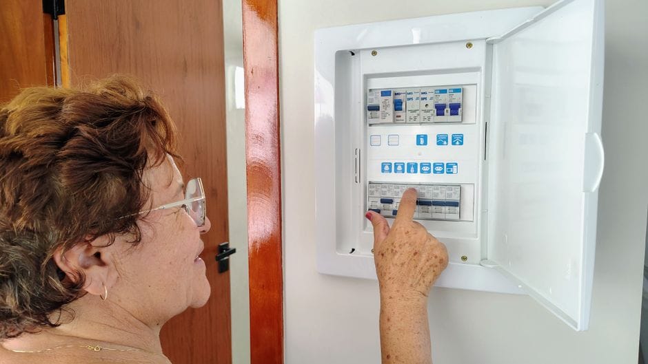 Locating Your Fuse Boxes - fuse box diagram guide