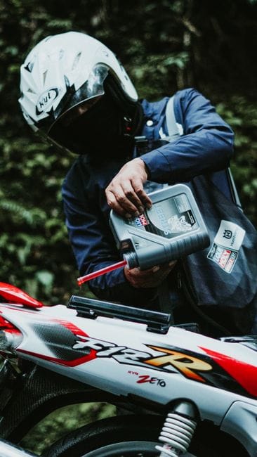 The 5 Core Types of Oil Additives (And What They Actually Do) - oil additive guide