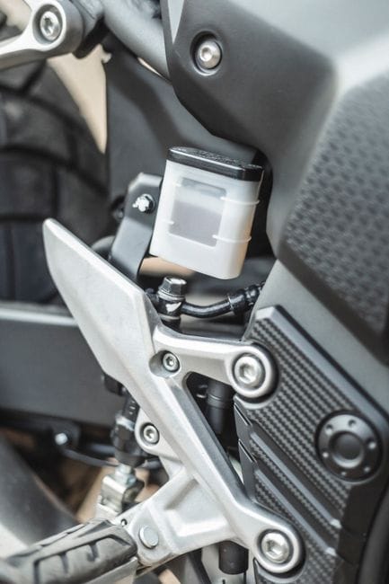 DOT 5 vs DOT 3/4: Boiling Points, Viscosity, and Performance Data - silicone brake fluid guide