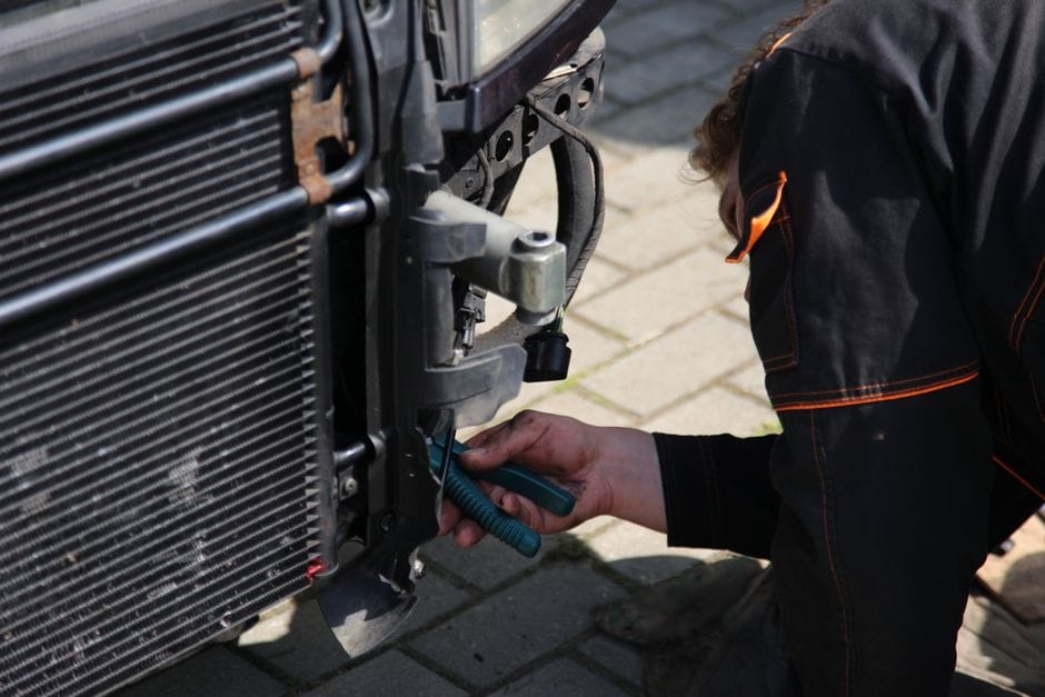 Diagnosing Failing Cooler Lines: Symptoms and Inspection - transmission cooler lines replacement